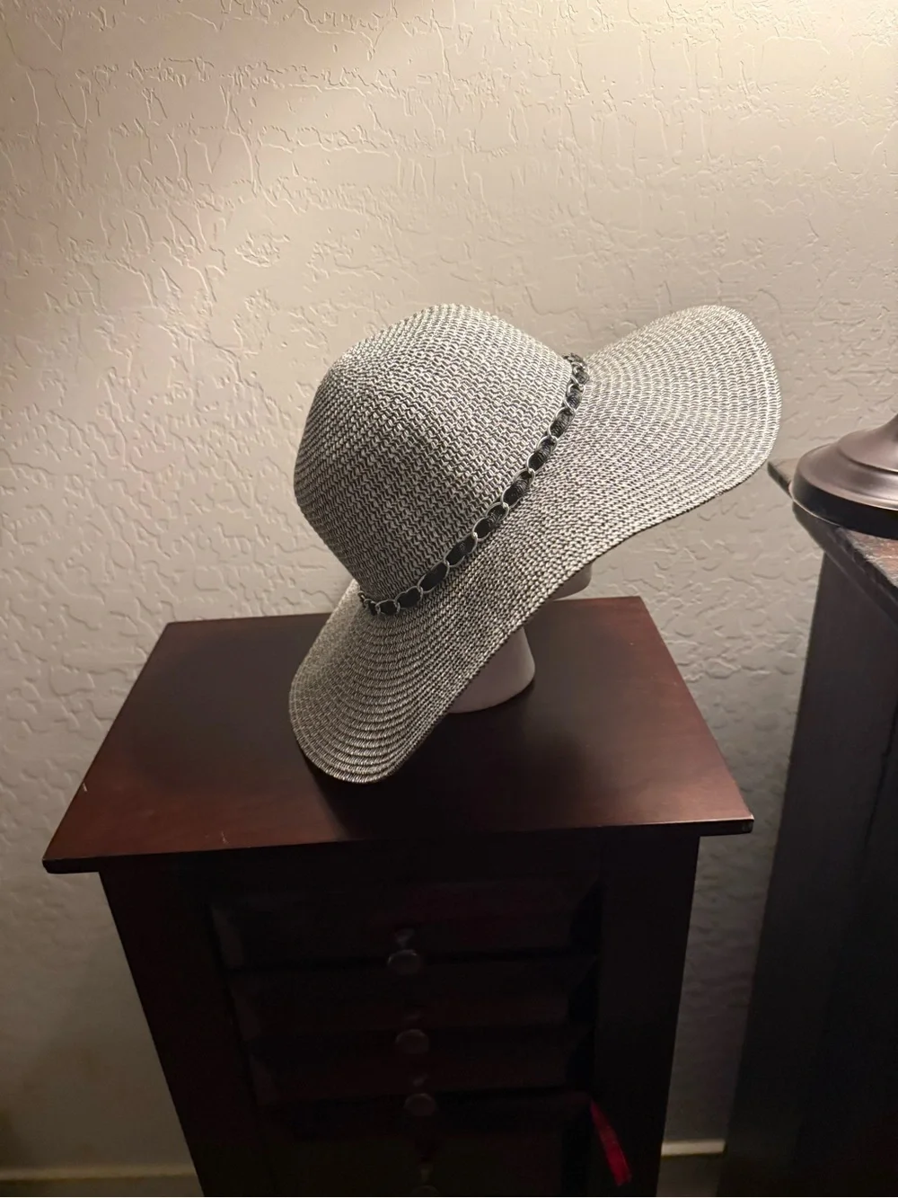 Woven Wide Brim Sun Hat in Light Gray with Decorative Chain